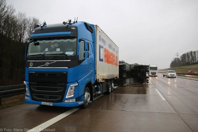 Unfall A8 Guenzburg-Burgau 10032020 2