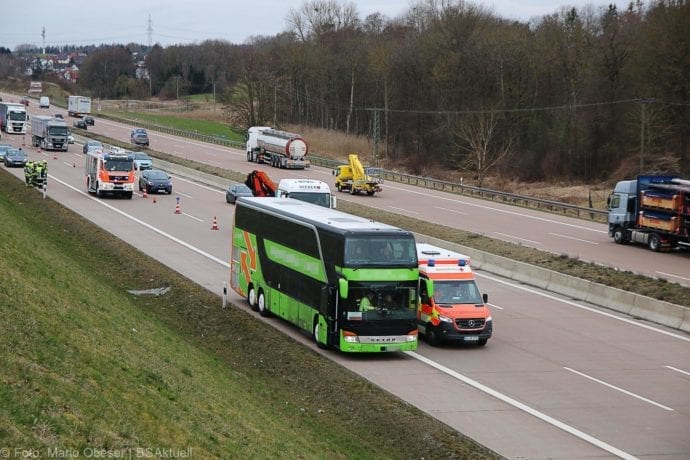 Unfall A8 Reisebus Pkw 05032020 5