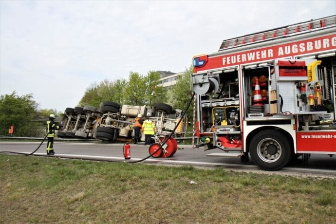 Betonmischer Augsburg umgekippt Unfall 18042020 2