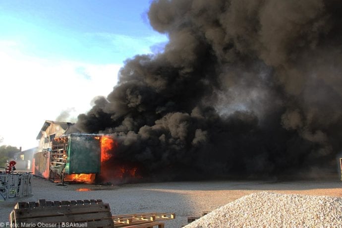 Brand Lagerhalle Waldstetten Ichenhausen 24042020 10