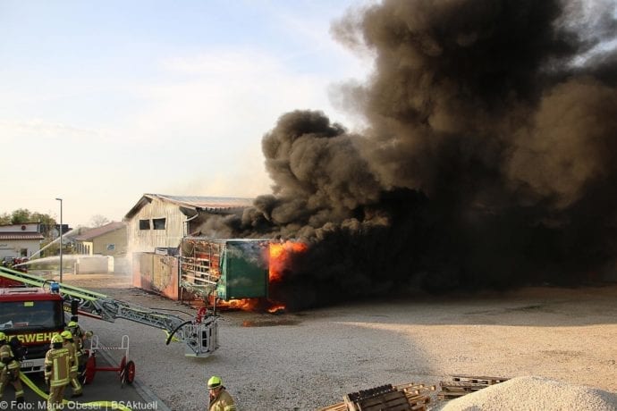 Brand Lagerhalle Waldstetten Ichenhausen 24042020 11
