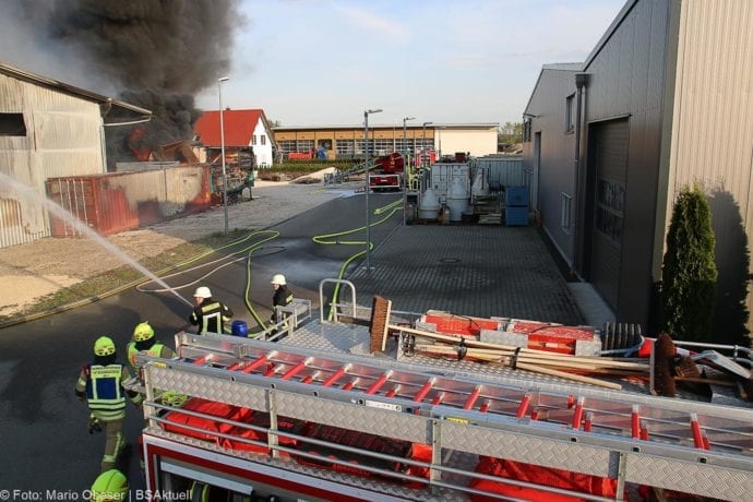 Brand Lagerhalle Waldstetten Ichenhausen 24042020 22