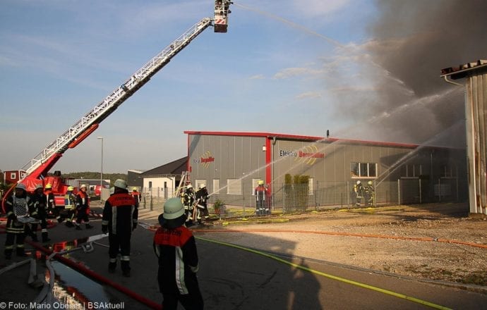 Brand Lagerhalle Waldstetten Ichenhausen 24042020 26