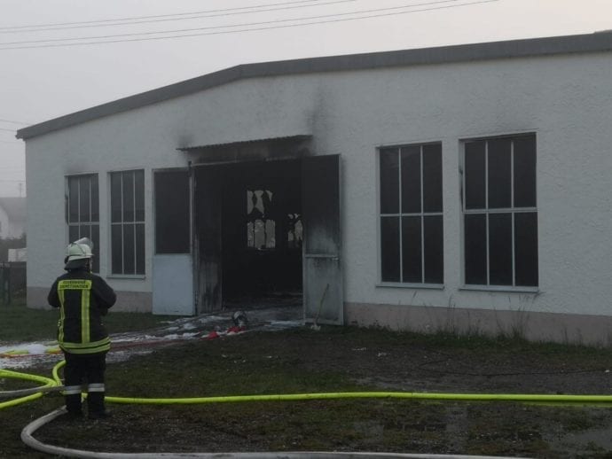 Brand Pkw Firmenhalle Ziemetshausen 16052020 4