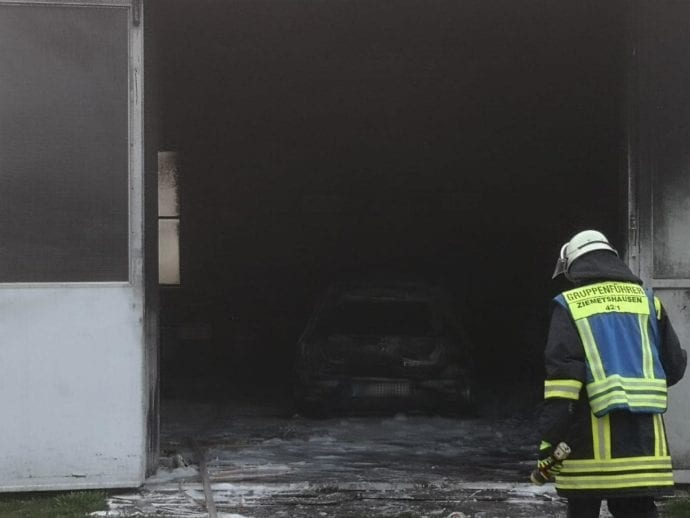 Brand Pkw Firmenhalle Ziemetshausen 16052020 5