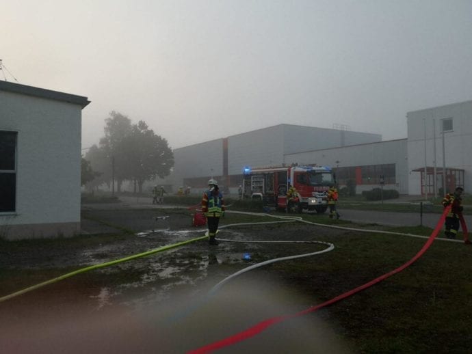 Brand Pkw Firmenhalle Ziemetshausen 16052020 7