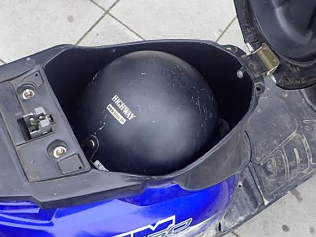 Roller-Bild 2 Helm