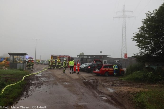 Brand Unfallfahrzeug in Offingen 17062020 1