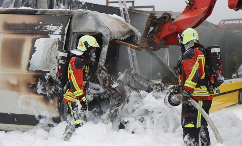 Brand Unfallfahrzeug in Offingen 17062020 11