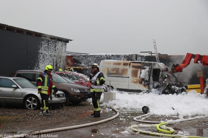 Brand Unfallfahrzeug in Offingen 17062020 4