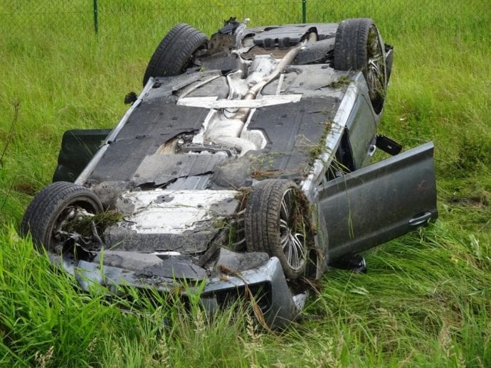 Jettingen-Scheppach Pkw A8 ueberschlagen 3