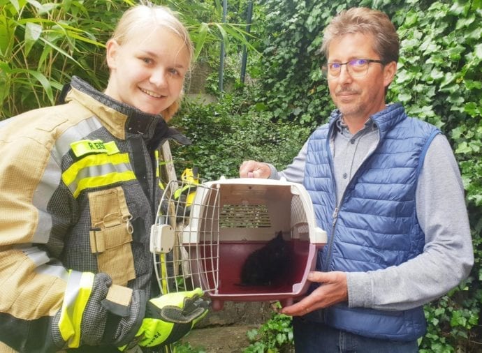 Kaetzchen gerettet Feuerwehr Guenzburg 2