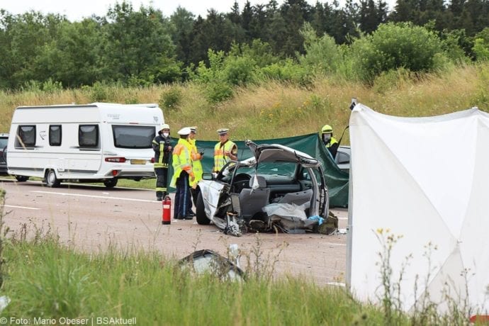 Unfall A8 Adeslried 29062020 10
