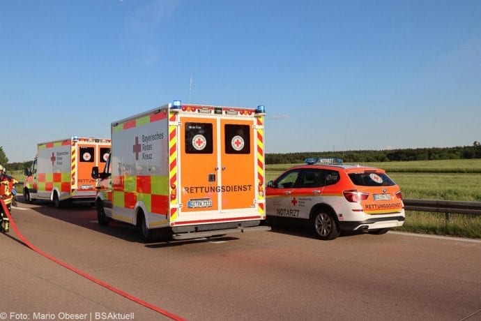 Unfall A8 Burgau-Zusmarshausen Transporter auf Lkw 02062020 15