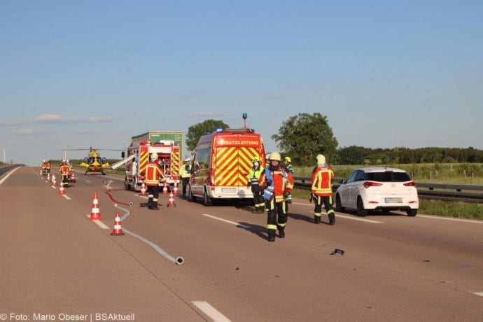 Unfall A8 Burgau-Zusmarshausen Transporter auf Lkw 02062020 31