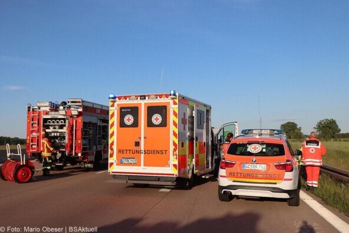 Unfall A8 Burgau-Zusmarshausen Transporter auf Lkw 02062020 4