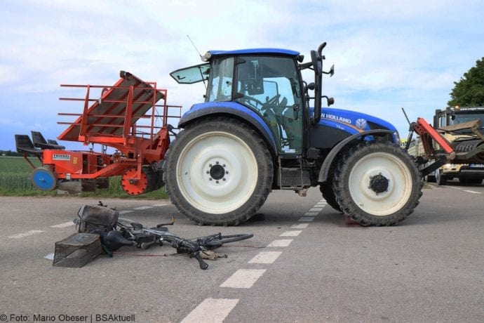Unfall B16 Gundelfingen Traktor übersieht Pedelec-Fahrer 03062020 12