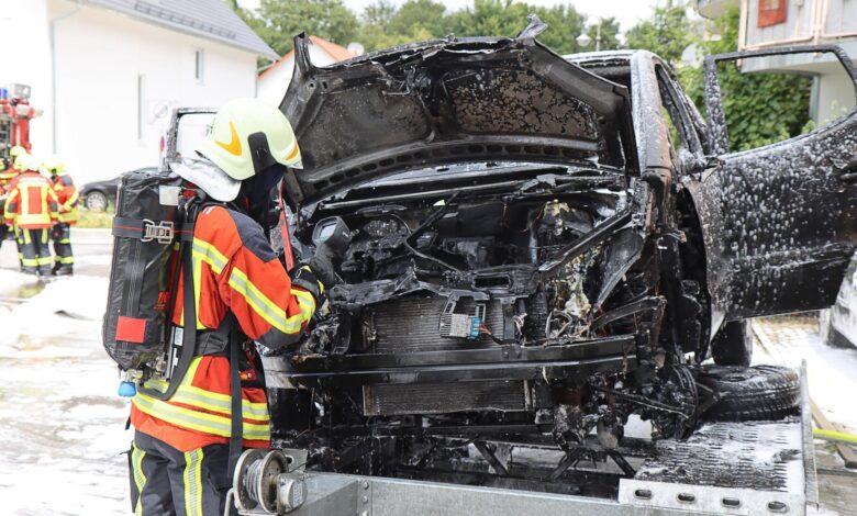 Burgau PKW-Brand auf Anhaenger 11072020 12