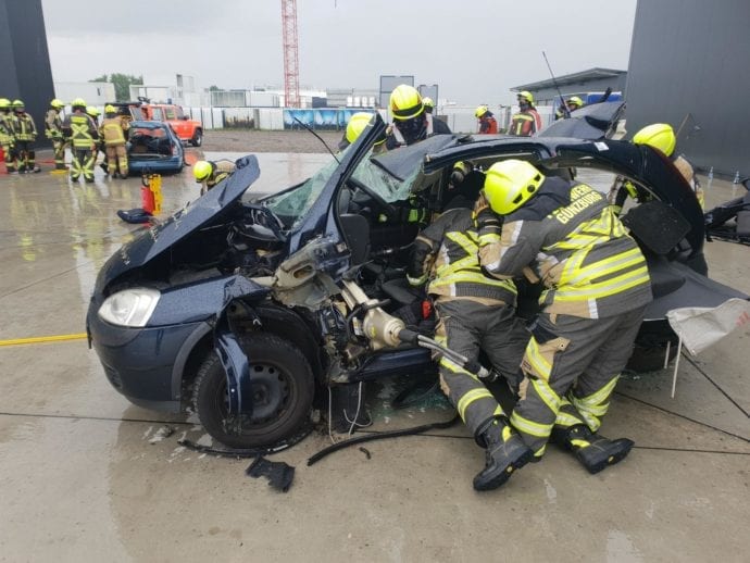 Feuerwehr Guenzburg – teschnische Rettung aus Pkw 5
