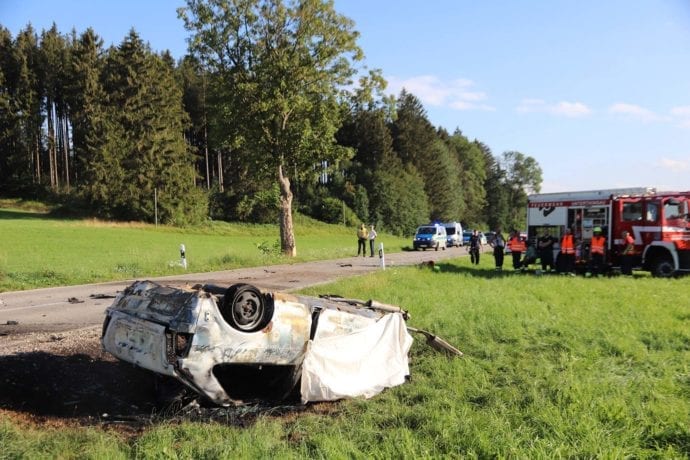 Pkw gegen Baum Aitrang Person verbrennt 29072020 7