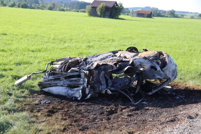 Pkw gegen Baum Aitrang Person verbrennt 29072020 8