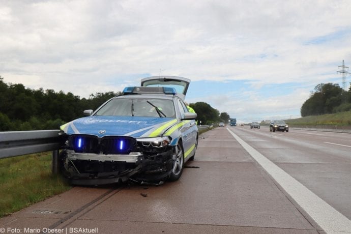 Unfall A8 Polizeifahrzeug Guenzburg Burgau 02072020 2
