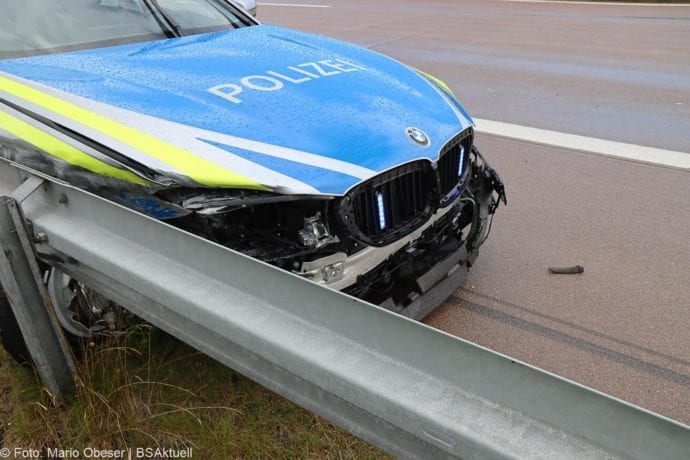 Unfall A8 Polizeifahrzeug Guenzburg Burgau 02072020 4