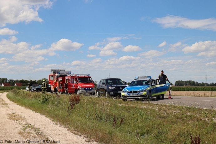 Unfall Cabrio zw Leinheim und Kreisverkehr Limbach 27072020 4