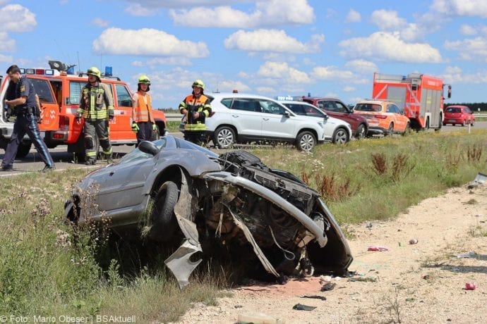 Unfall Cabrio zw Leinheim und Kreisverkehr Limbach 27072020 5