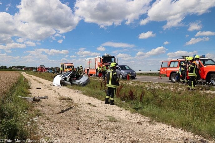 Unfall Cabrio zw Leinheim und Kreisverkehr Limbach 27072020 7