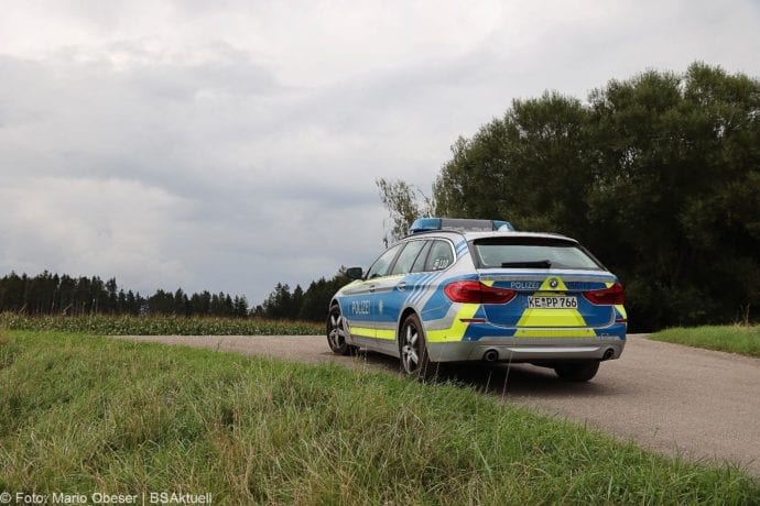 Personen fluechten Polizeikontrolle A8 Limbach 31082020 2