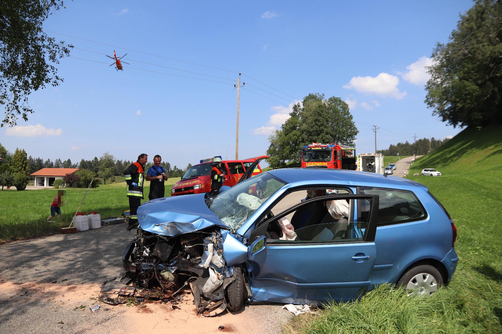 Unfall Ottacker Woelfis Pkw Baum 12082020 8