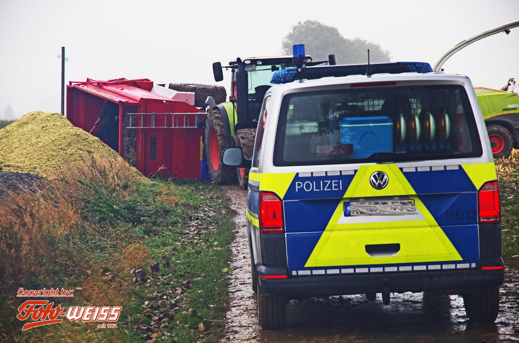 Anhaenger Bahngleise umgekippt Aletshausen 1
