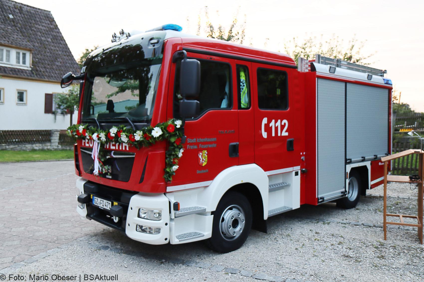 Fahrzeugweihe Feuerwehr Deubach – Fahrzeug seitlich 1