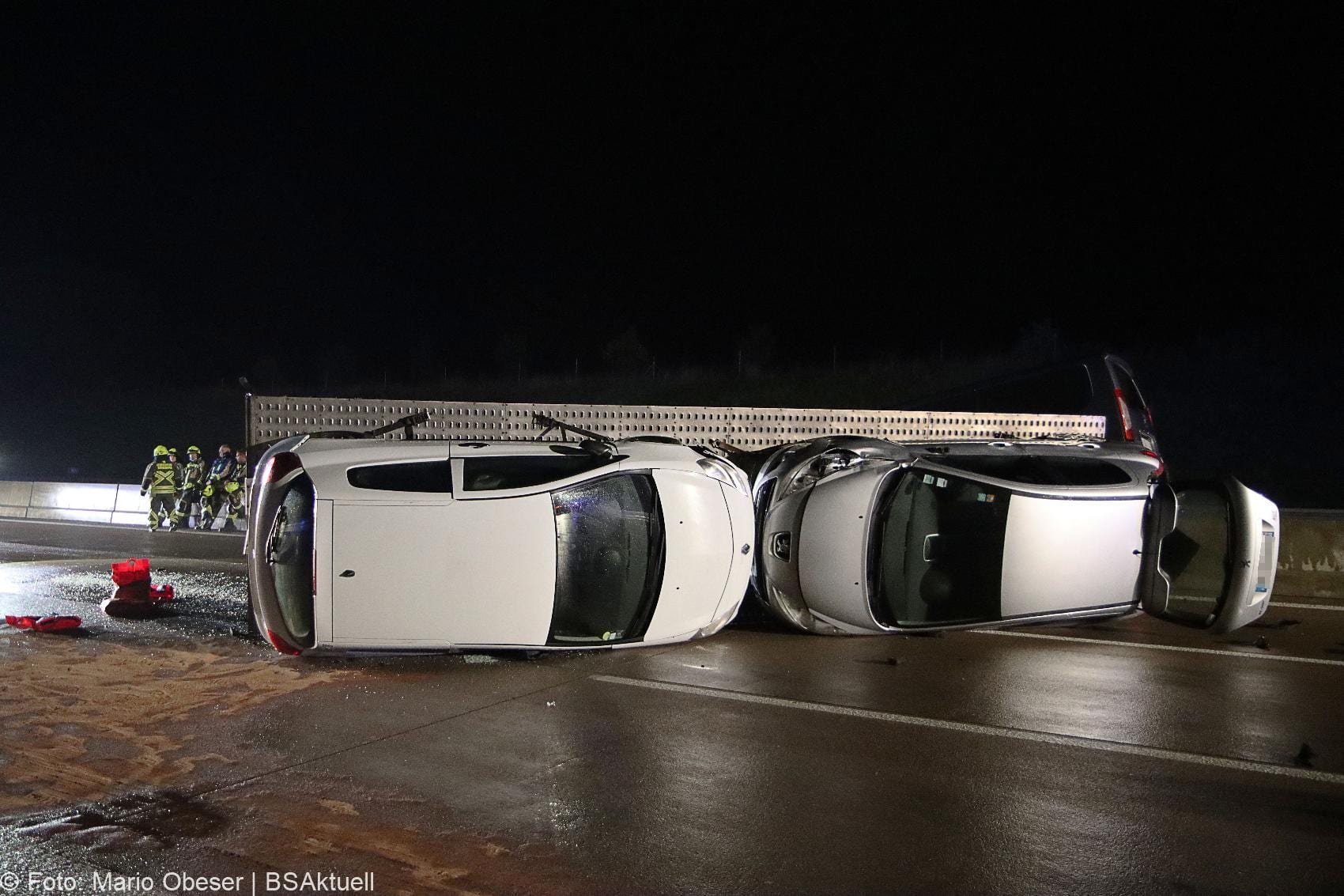 Unfall A8 Guenzburg Burgau Kleinbus Autotransporter 01092020 7