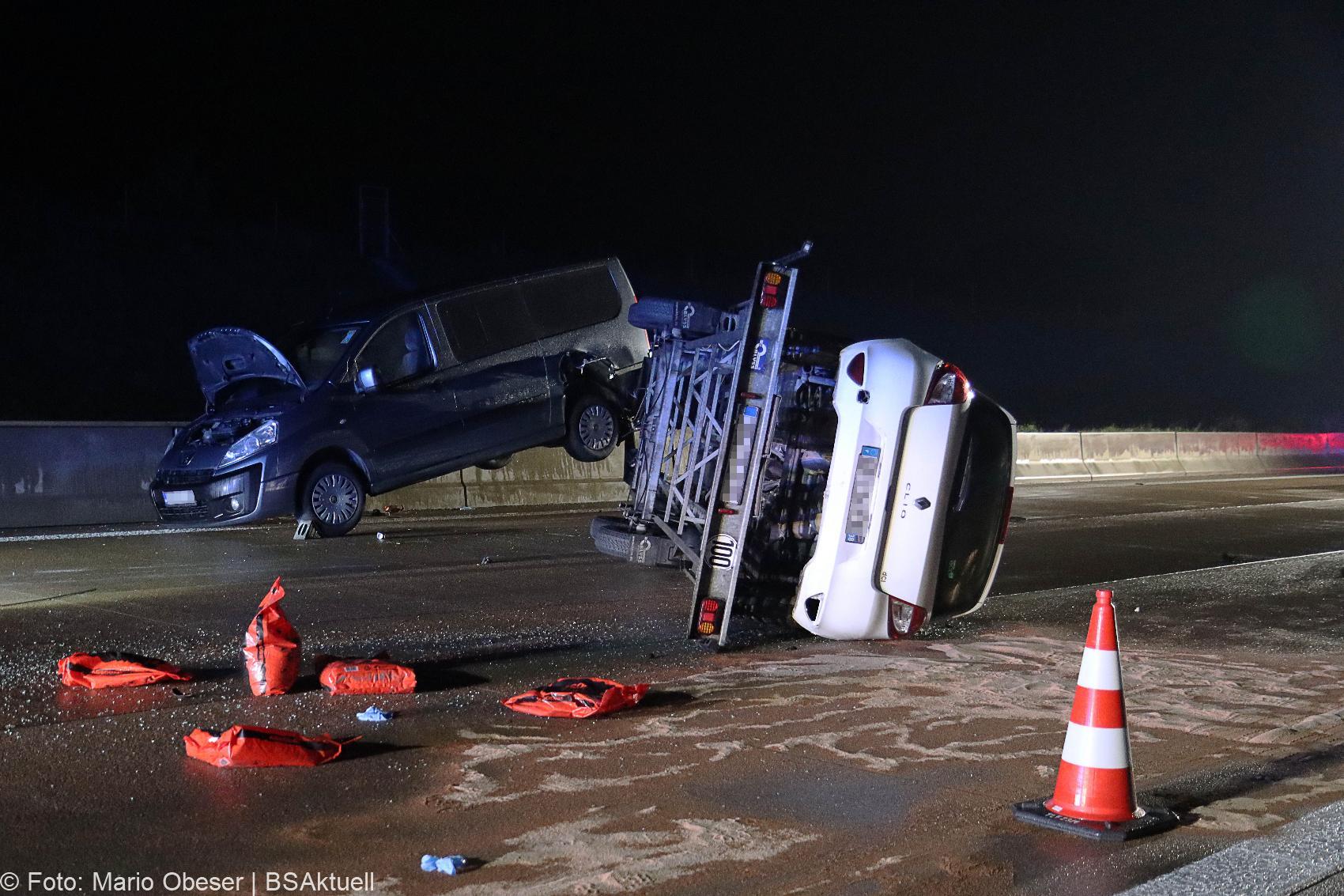 Unfall A8 Guenzburg Burgau Kleinbus Autotransporter 01092020 8