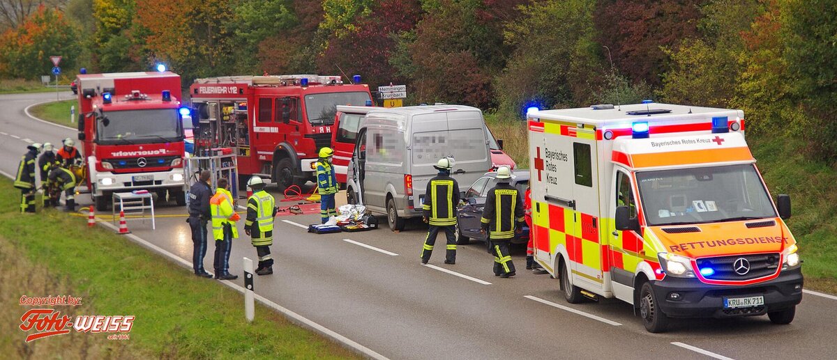 Thannhausen Unfall Kreisverkehr 15102020 2