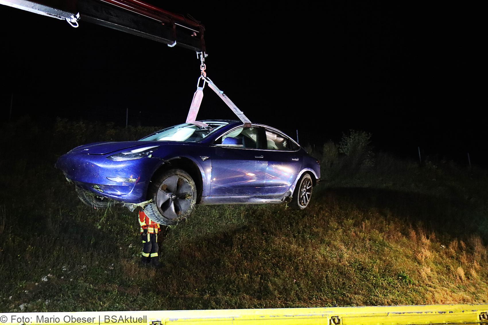 Unfall A8 Burgau – Guenzburg 15102020 Tesla 15