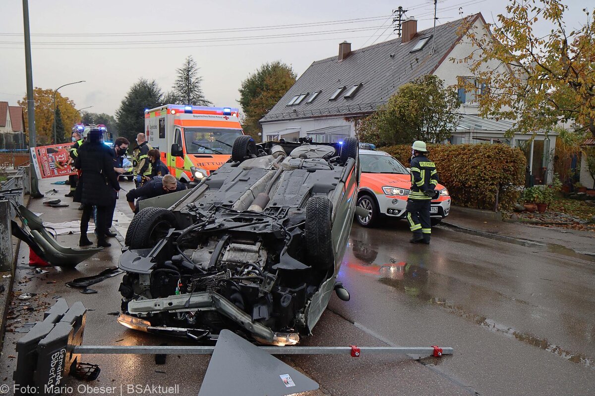 Unfall Echlishausen Pkw ueberschlagen 5