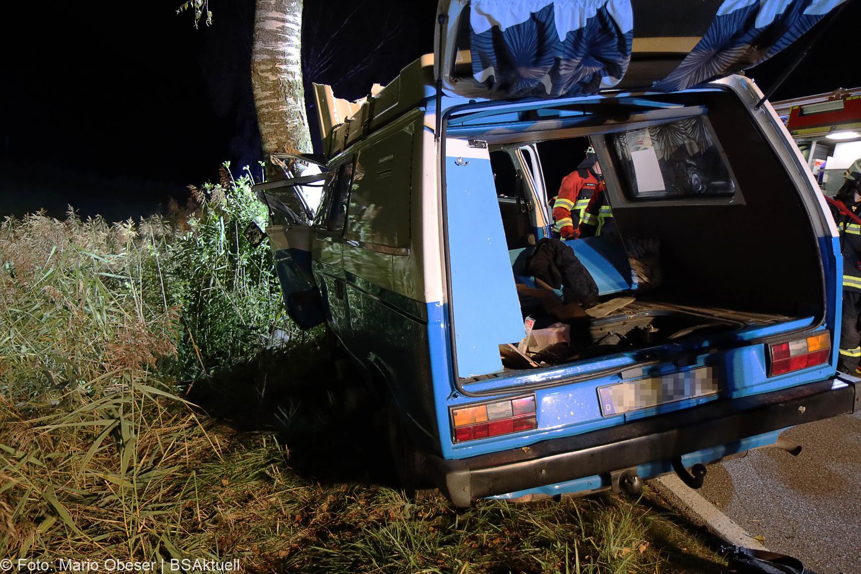 Unfall Jettingen Goldbach VW T3 gegen Baum 03102020 10