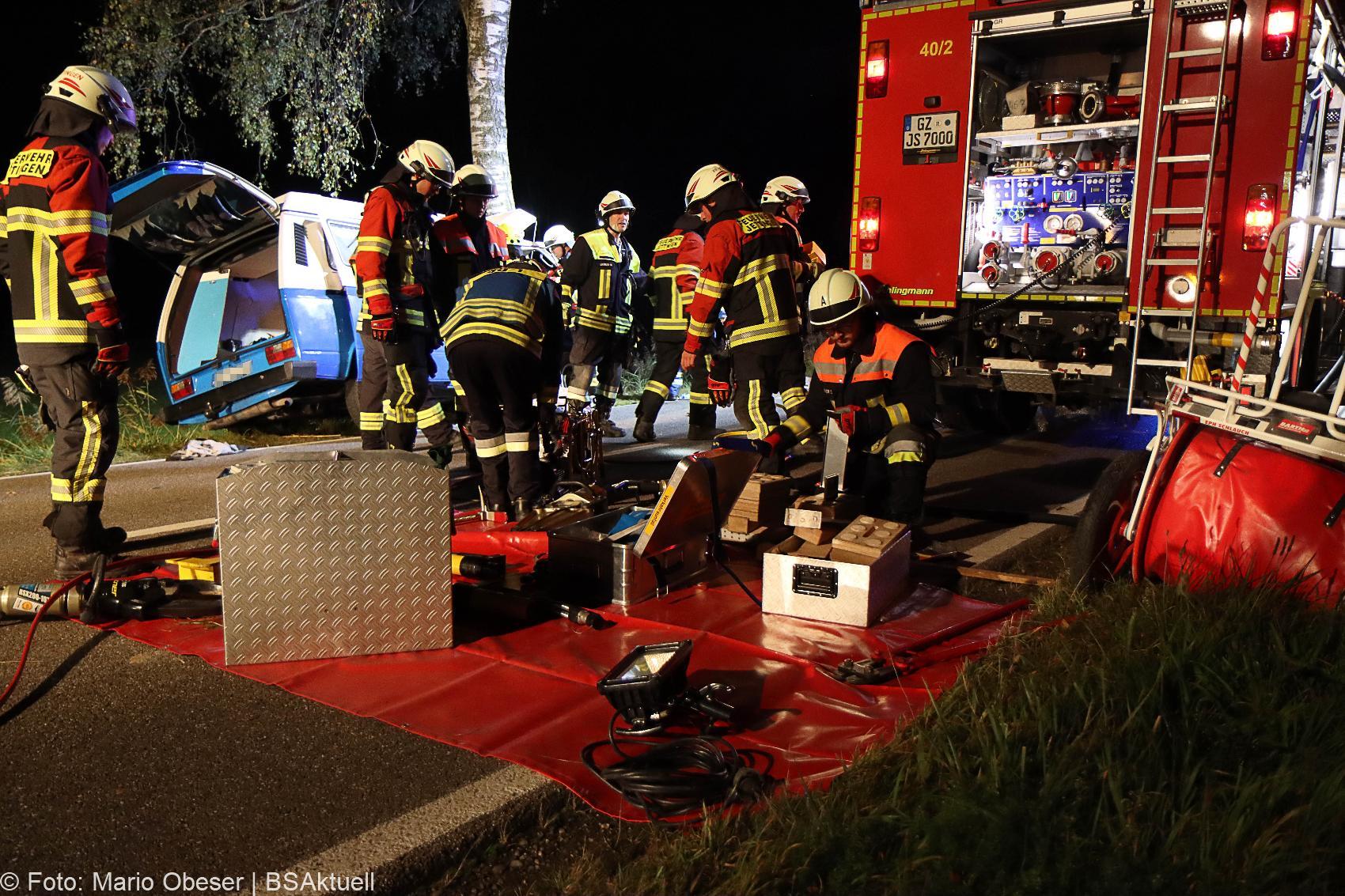 Unfall Jettingen Goldbach VW T3 gegen Baum 03102020 11