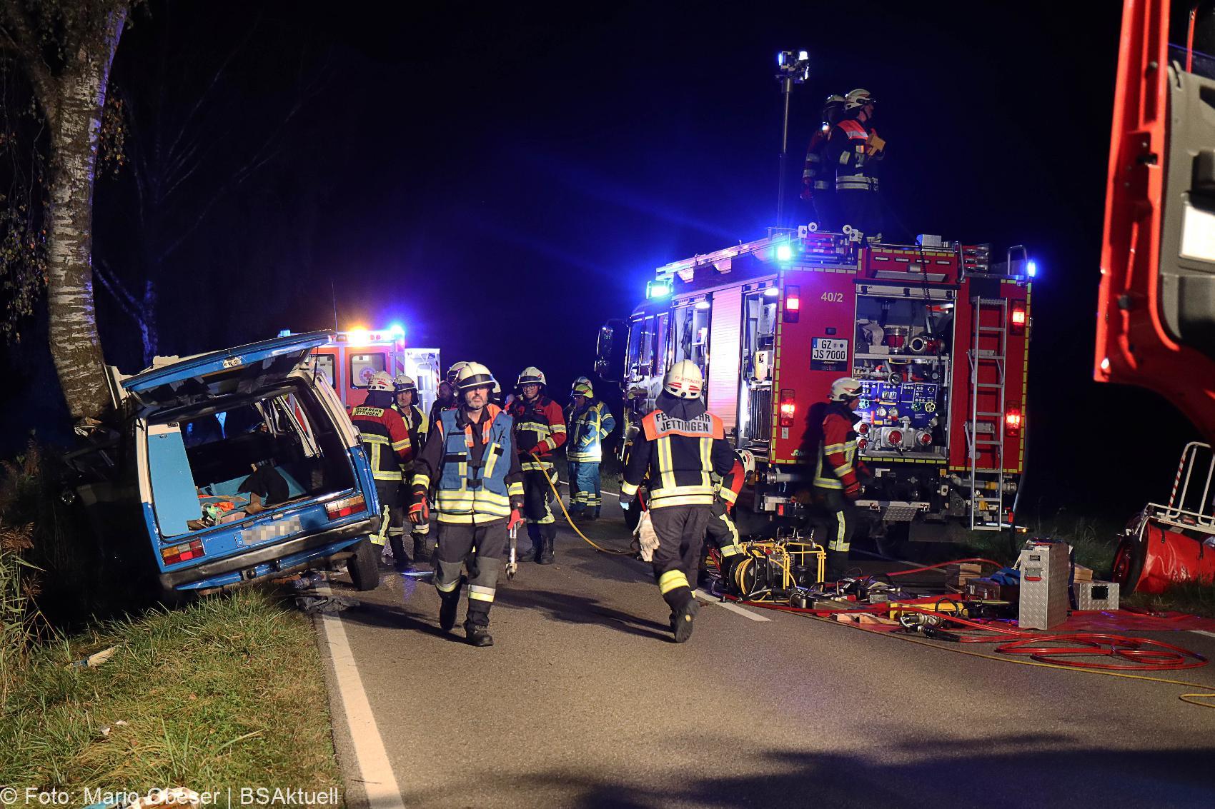 Unfall Jettingen Goldbach VW T3 gegen Baum 03102020 9