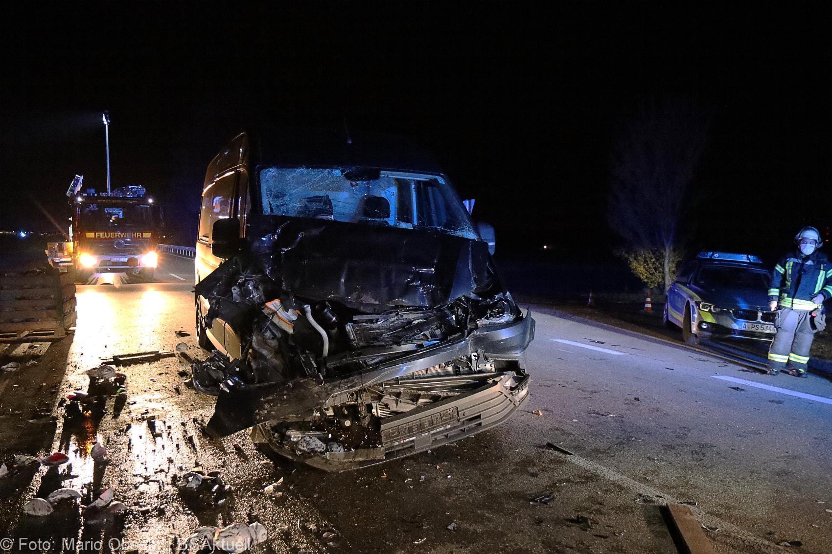 Unfall B16 Gundelfingen Traktor Transporter 02112020 10