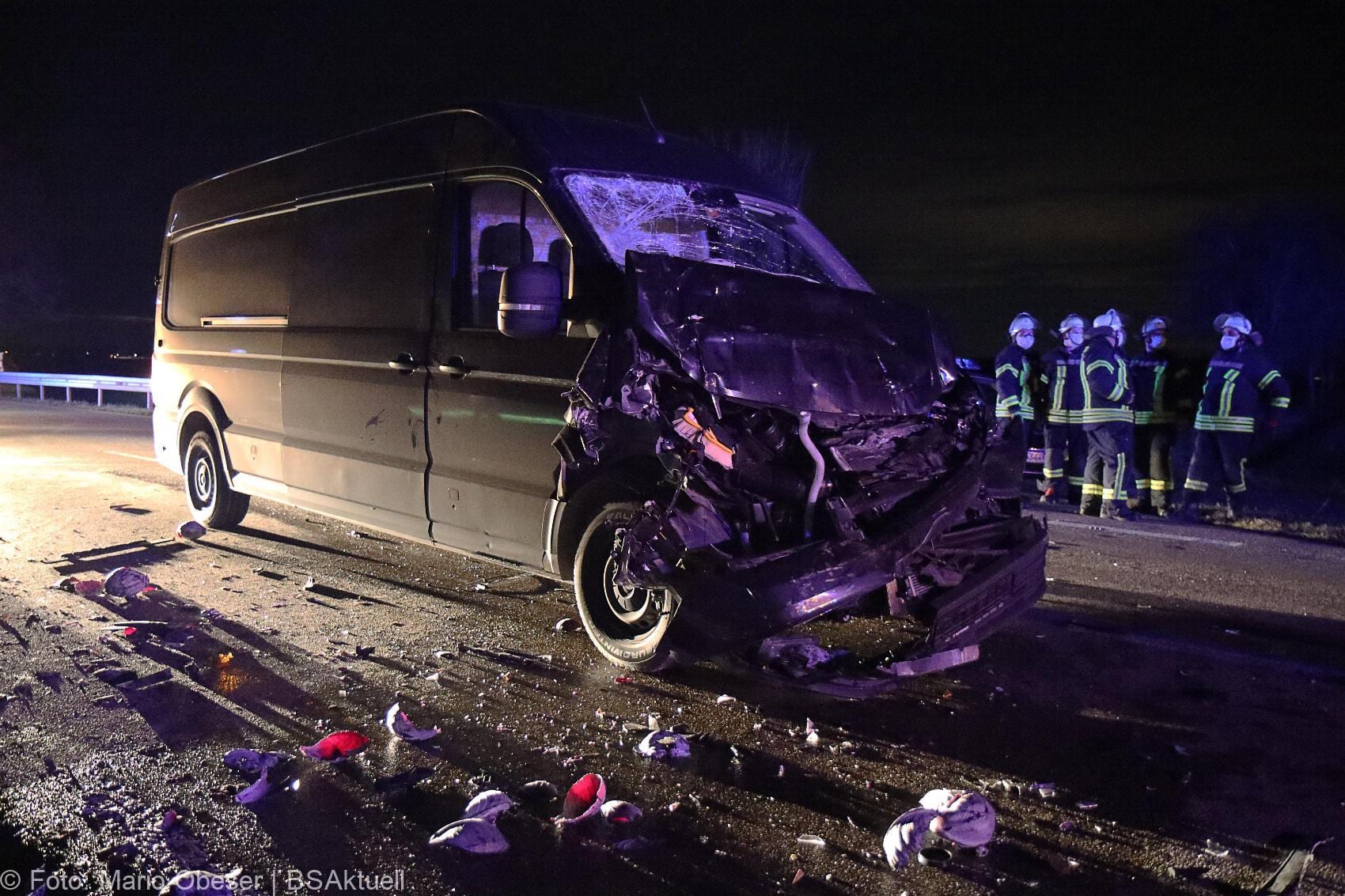 Unfall B16 Gundelfingen Traktor Transporter 02112020 3