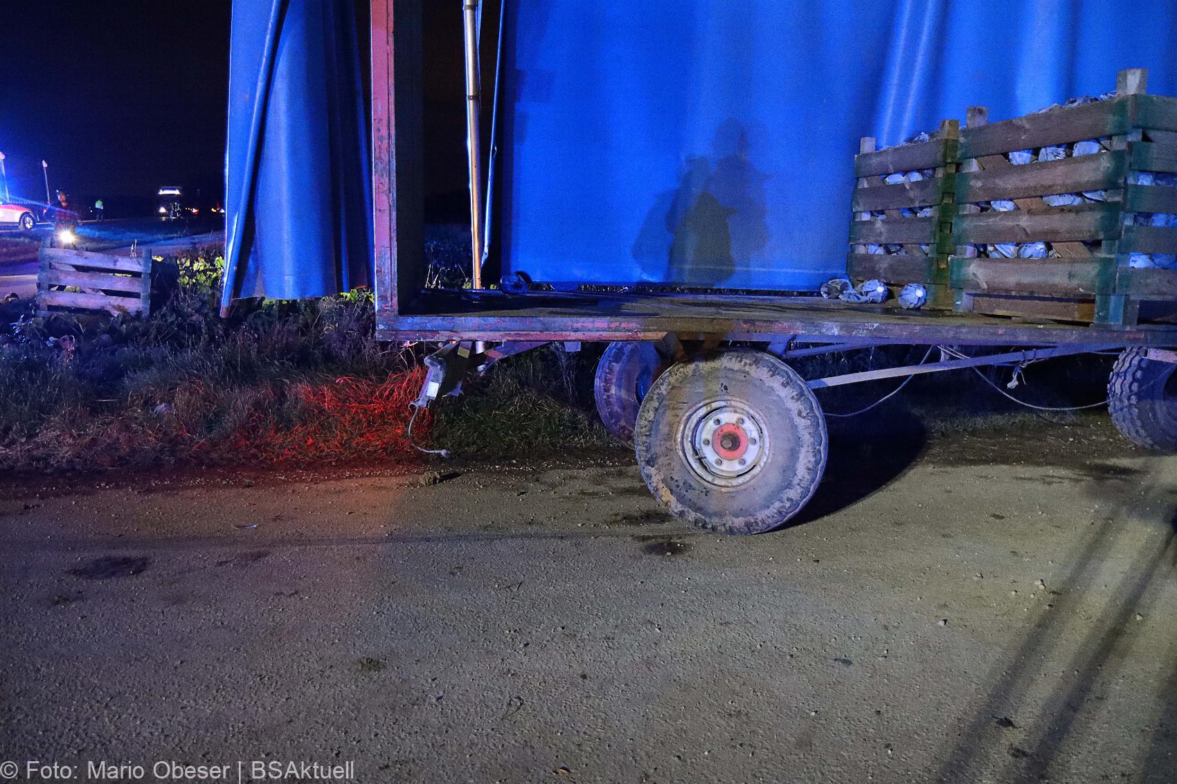 Unfall B16 Gundelfingen Traktor Transporter 02112020 6