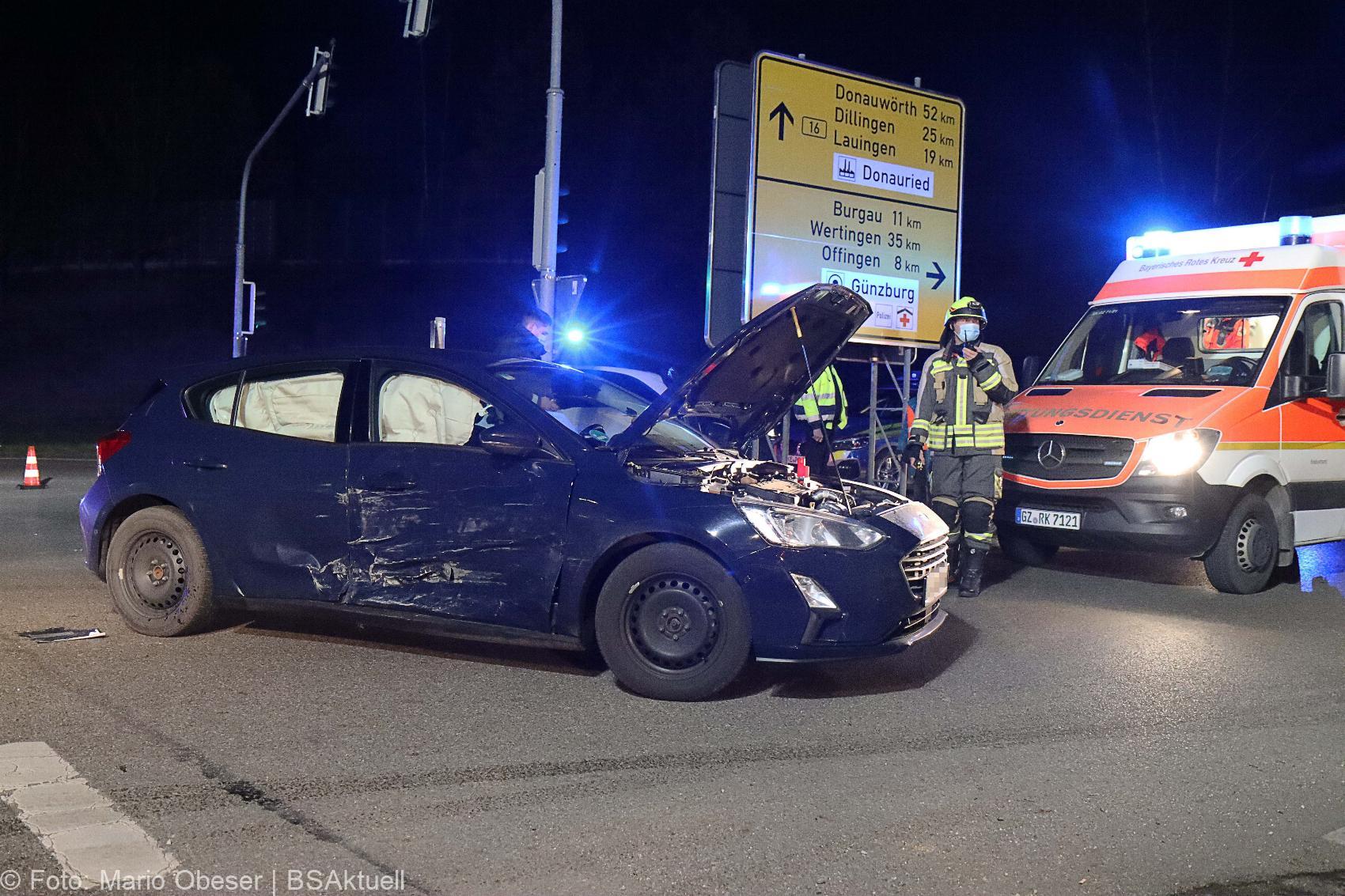 Unfall Guenzburg B16 Polizeiohr 23112020 4