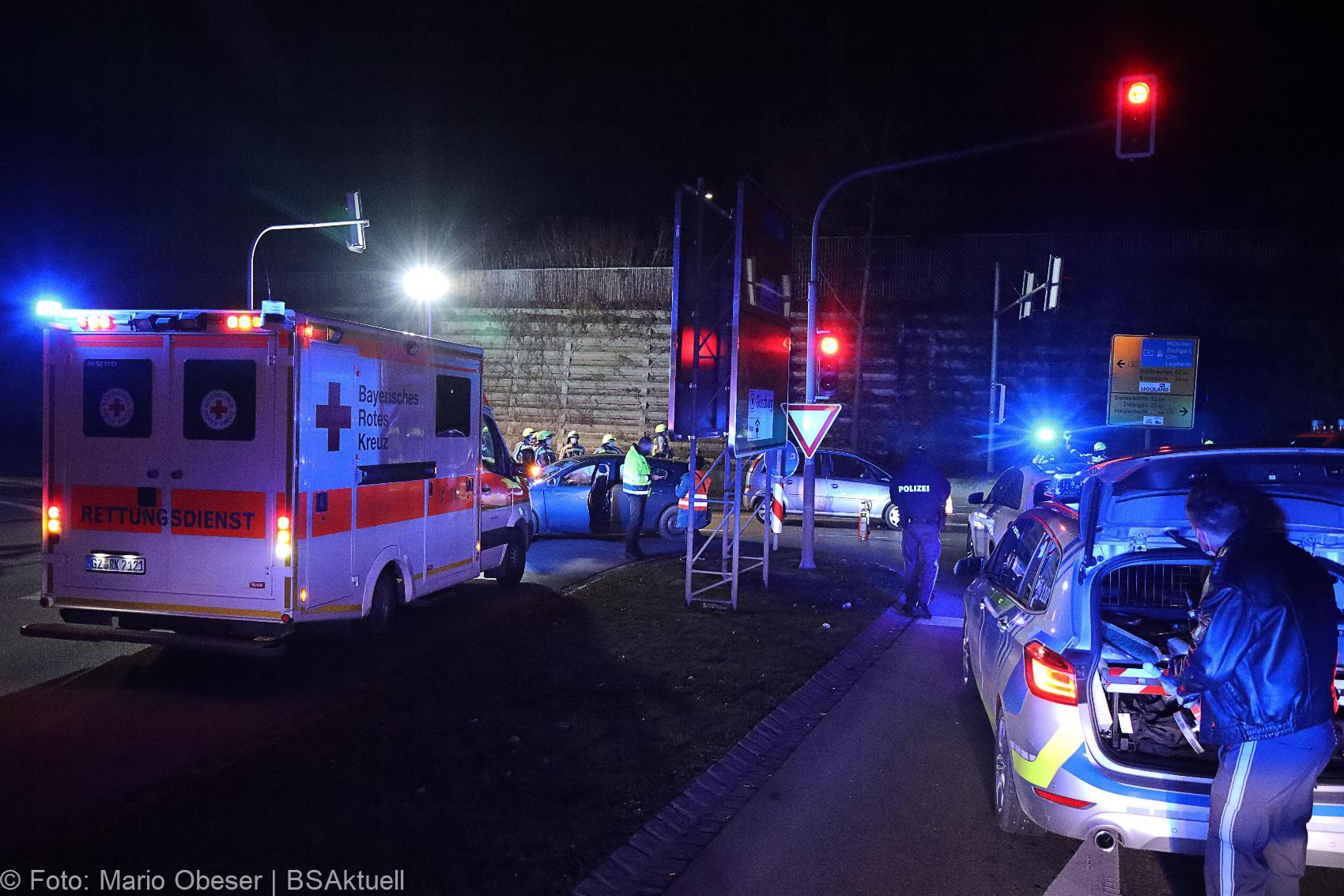 Unfall Guenzburg B16 Polizeiohr 23112020 9