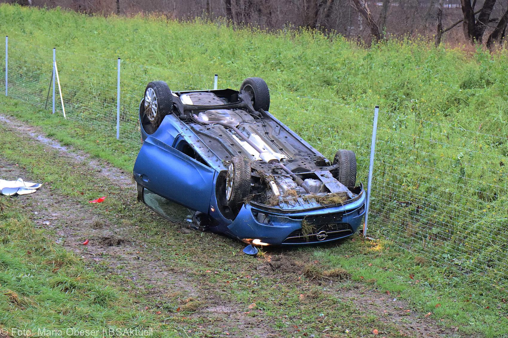 Unfall A8 PKW ueberschlagen Elchingen-Leipheim 07122020 4