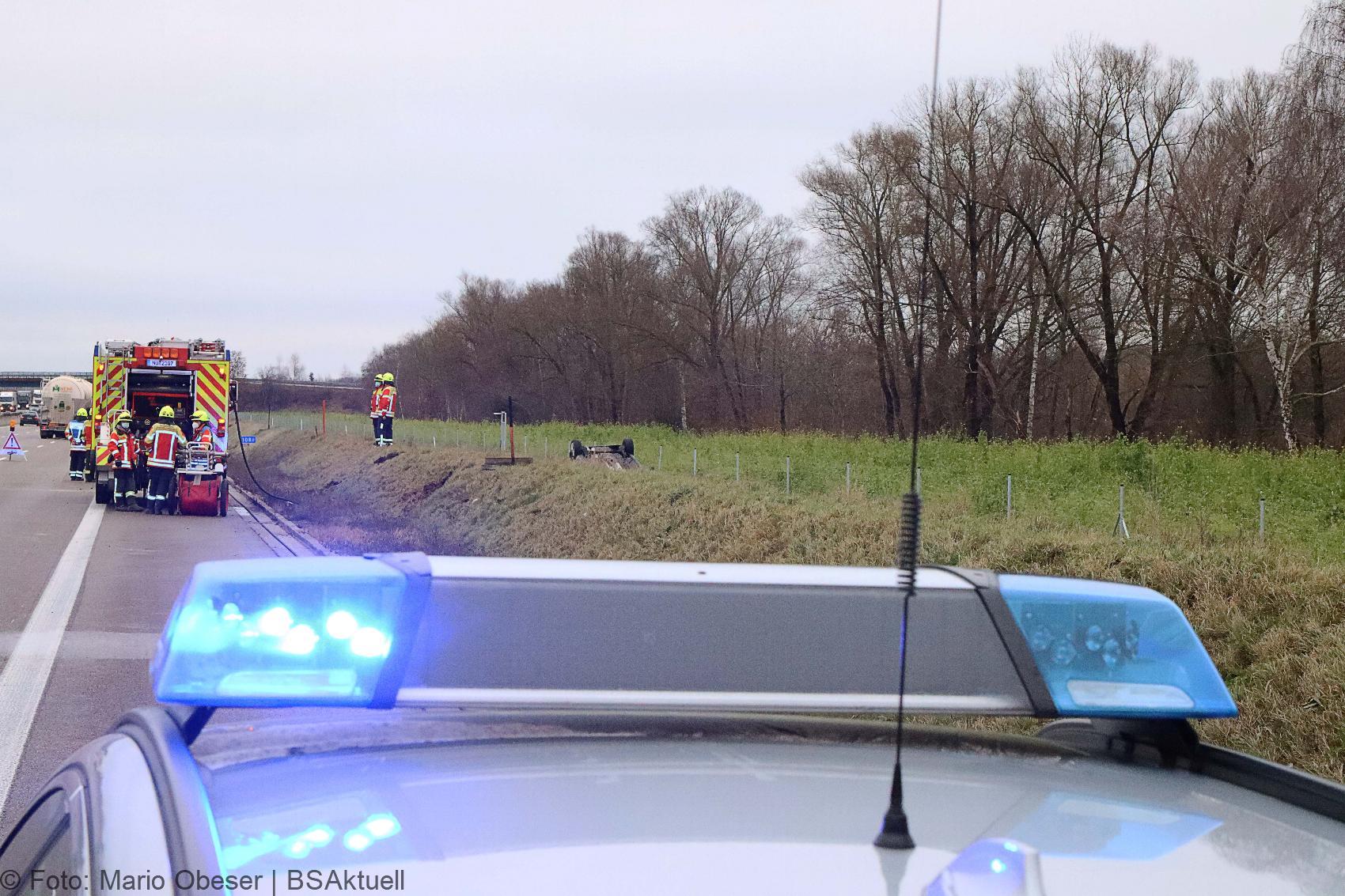 Unfall A8 PKW ueberschlagen Elchingen-Leipheim 07122020 8