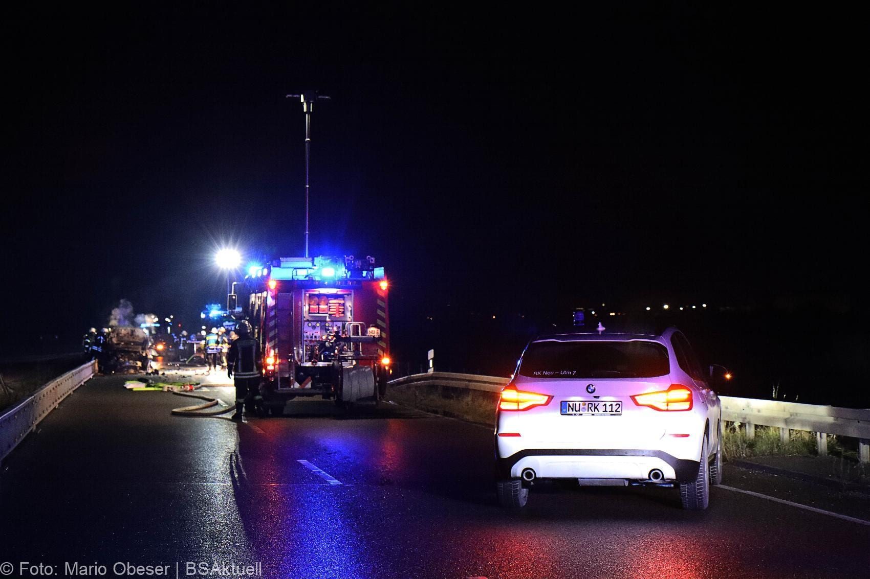 Unfall B10 Pkw brennt 13122020 1